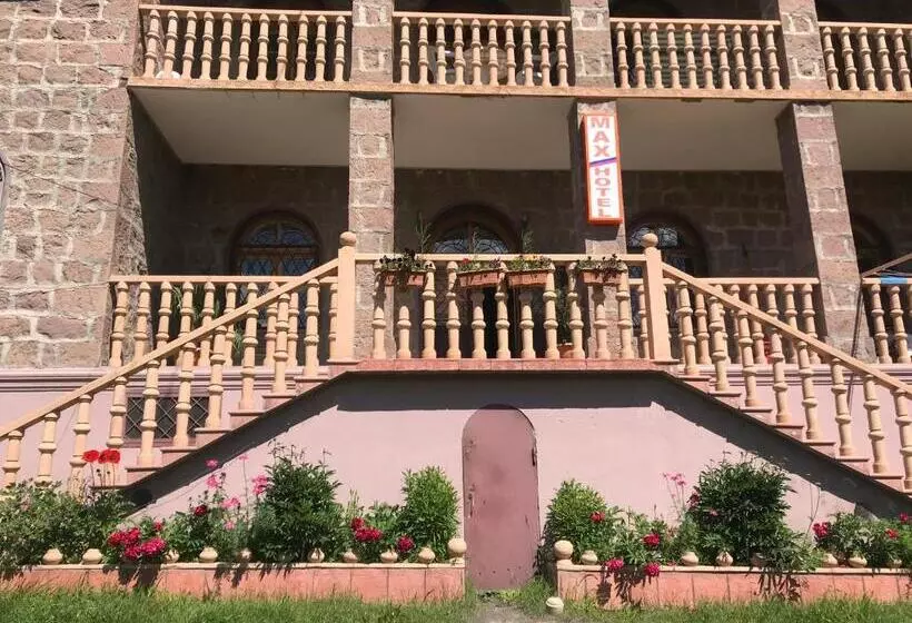 Max Hotel Gogi Alibegashvili