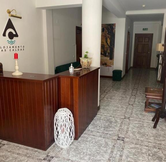 פנסיון Alojamento Das Caldas