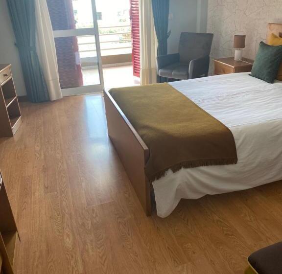 פנסיון Alojamento Das Caldas