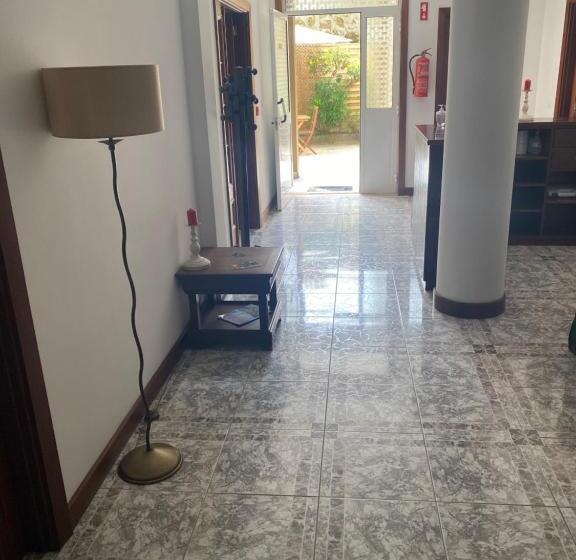 פנסיון Alojamento Das Caldas