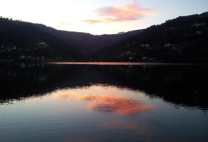 פנסיון Alojamento Das Caldas