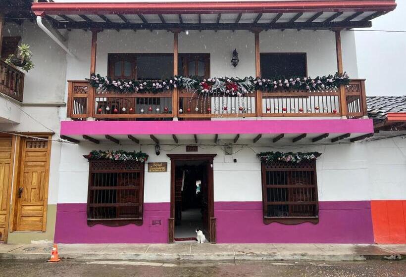 پانسیون Hostal Famihotel Fundadores