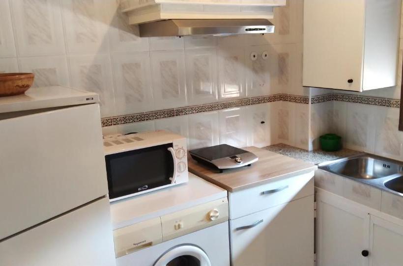 بنسيون Hostal Yuste