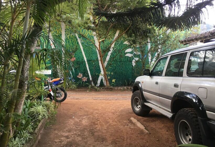 膳宿费 La Petite Auberge Hostel