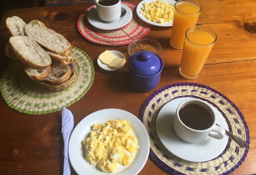 膳宿费 La Petite Auberge Hostel