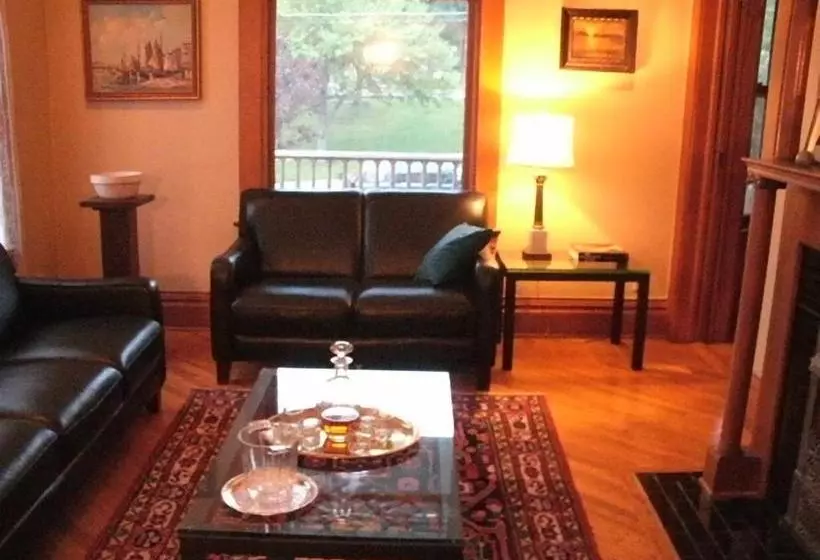 ユースホステル Burford House Suites