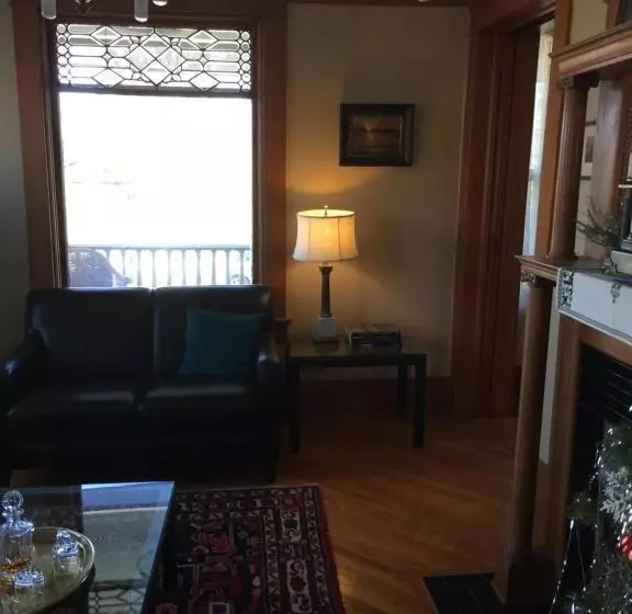 ユースホステル Burford House Suites