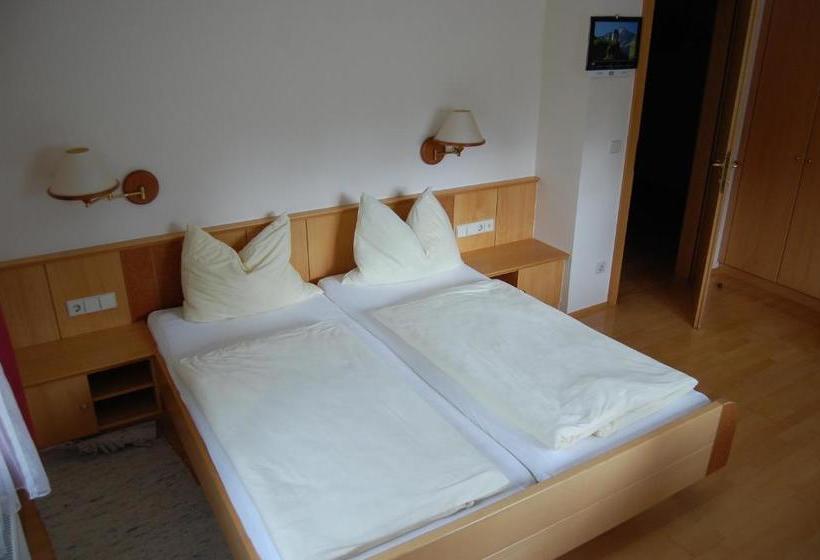 فندق صغير Gasthof Grabenwirt