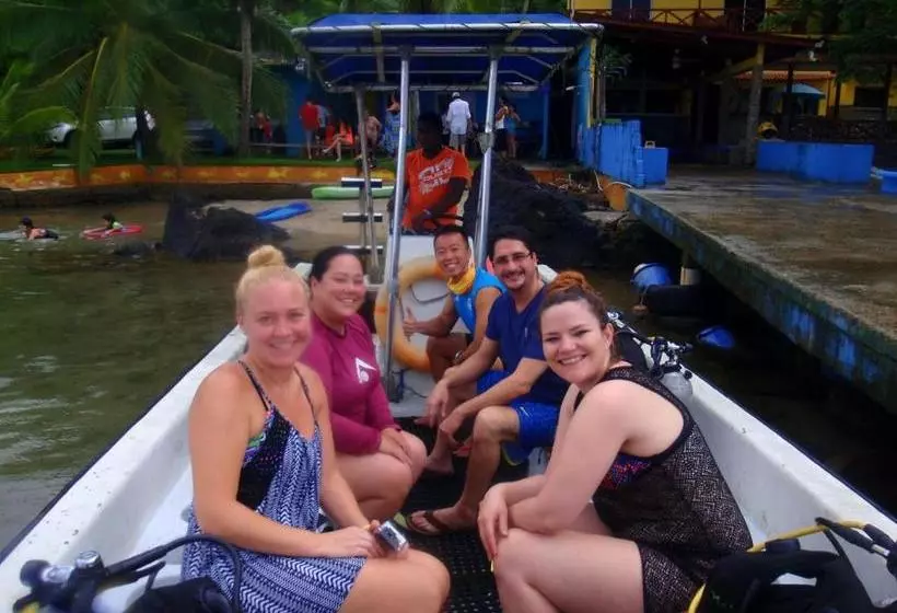 Retkeilymaja Scubaportobelo