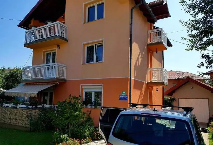 ペンション Guesthouse Relax And Fly Sarajevo