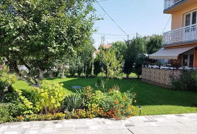 ペンション Guesthouse Relax And Fly Sarajevo