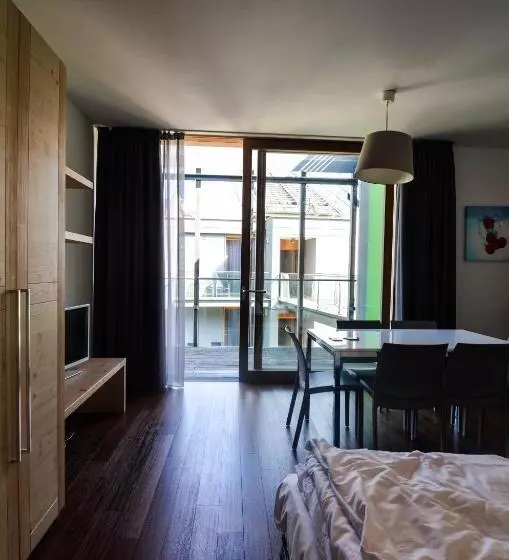 Komodo Short Stay Apartments