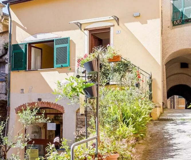 هتل Agriturismo Uliveto Saglietto