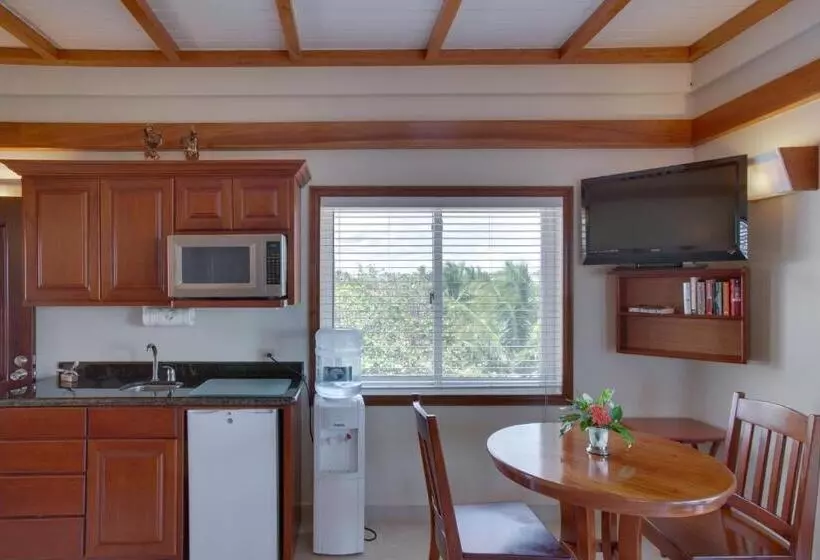 Majatalo Buttonwood Belize