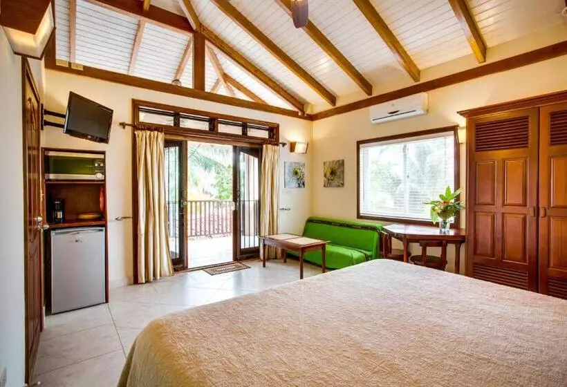 Majatalo Buttonwood Belize