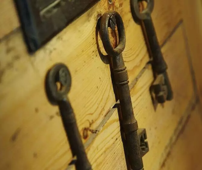 Majatalo Hang Your Hat   The Cottage