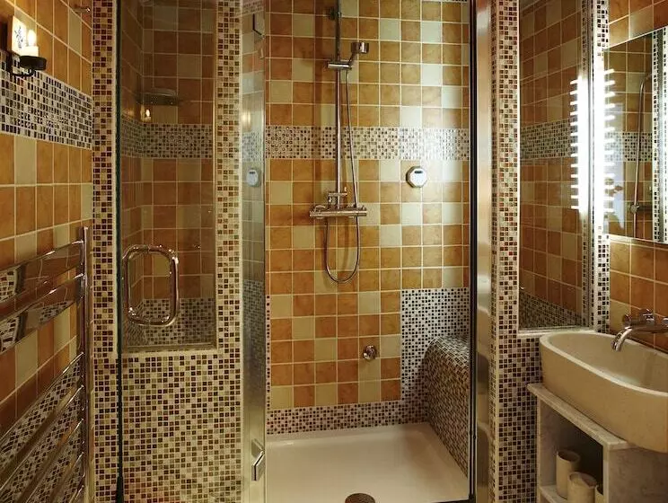 Hang Your Hat   The Cottage