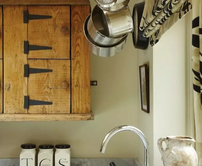 Majatalo Hang Your Hat   The Cottage