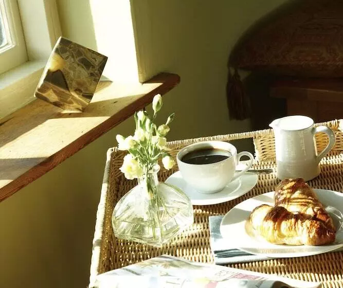 Majatalo Hang Your Hat   The Cottage