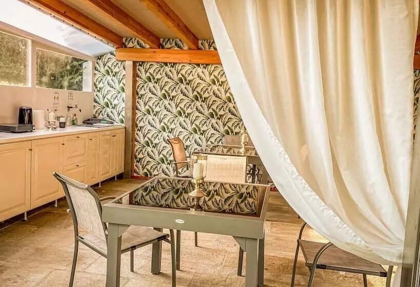 ペンション La Rosa Gialla Bio Apartments & Rooms