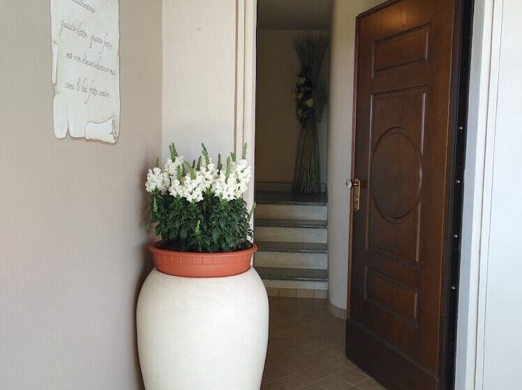 Пансион La Rosa Gialla Bio Apartments & Rooms