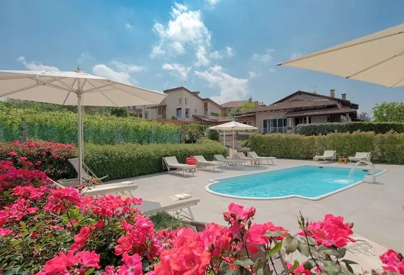 ペンション La Rosa Gialla Bio Apartments & Rooms
