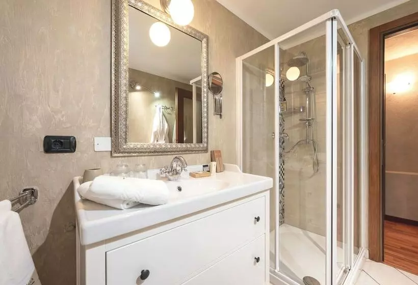 ペンション La Rosa Gialla Bio Apartments & Rooms