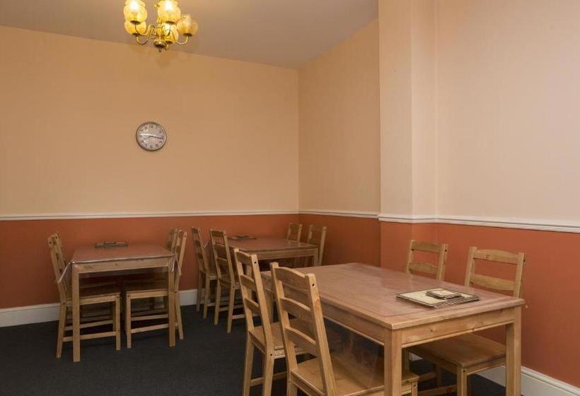פנסיון Southend Guest House   Close To Beach, Train Station & Southend Airport