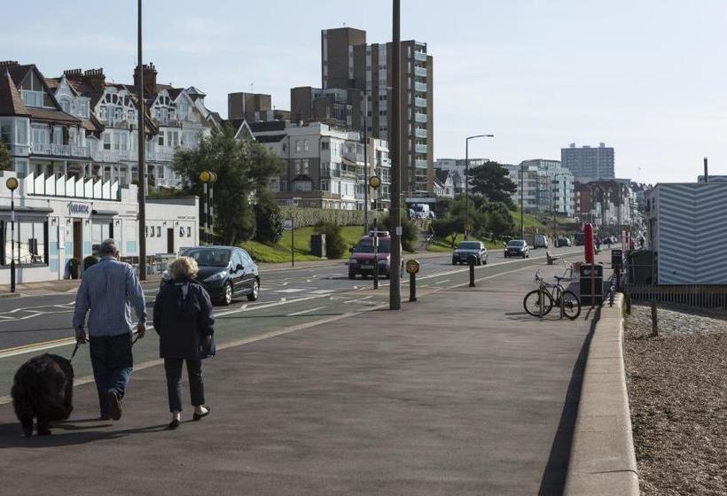 פנסיון Southend Guest House   Close To Beach, Train Station & Southend Airport