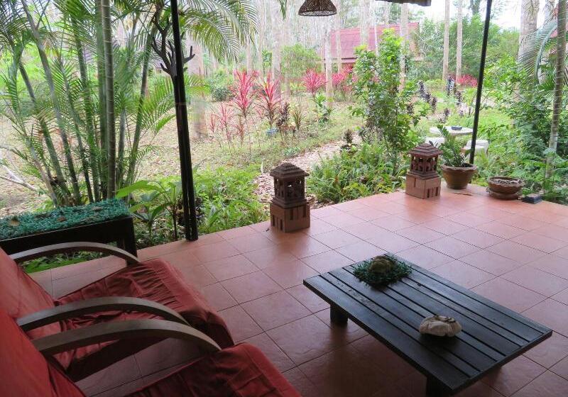 Pensão Manora Garden