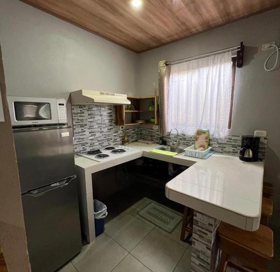 هاستل Apartamentos Mansión Tropical