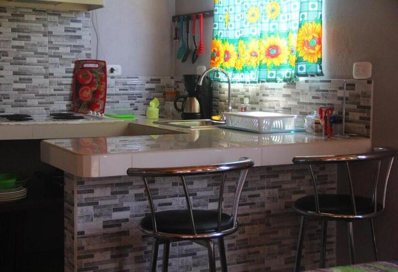 هاستل Apartamentos Mansión Tropical