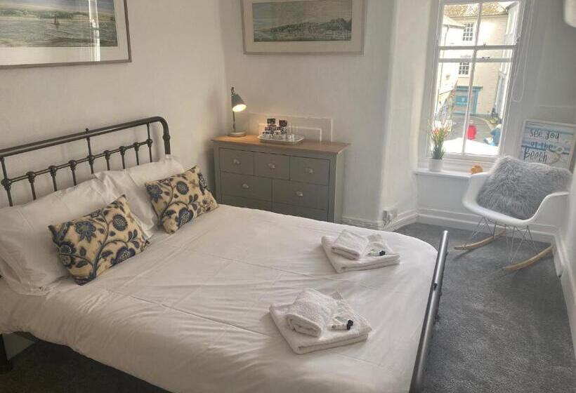 Общежитие The Ship Inn Fowey