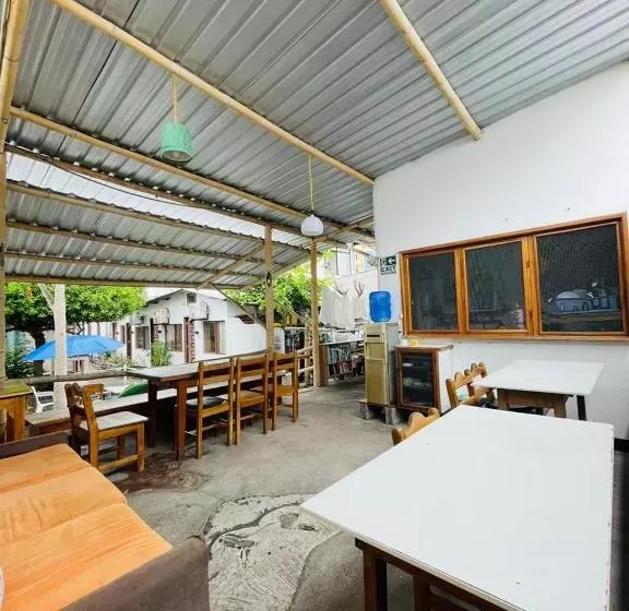 ペンション Hostal Darwin B&b