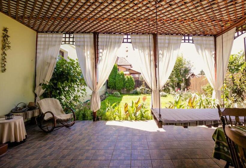 پانسیون Panorama Guesthouse