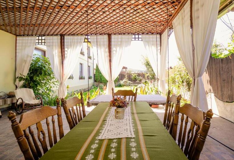 پانسیون Panorama Guesthouse