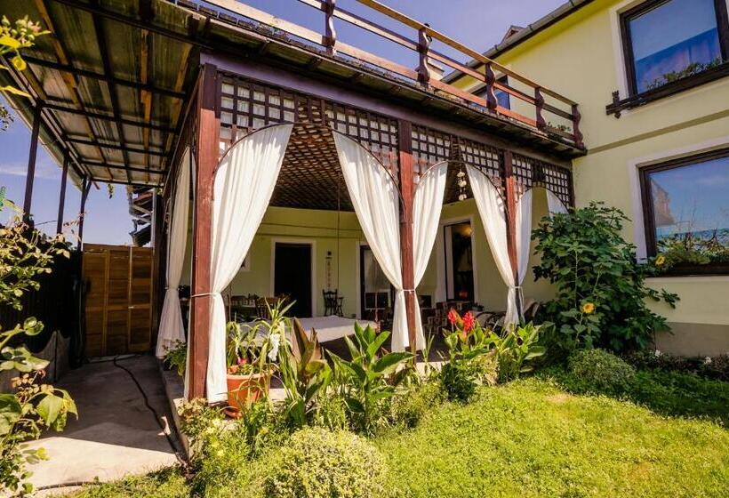 پانسیون Panorama Guesthouse