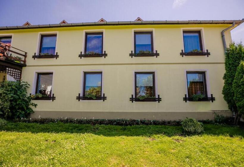 پانسیون Panorama Guesthouse