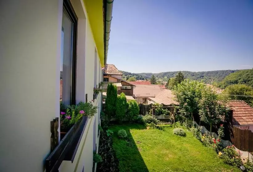 پانسیون Panorama Guesthouse