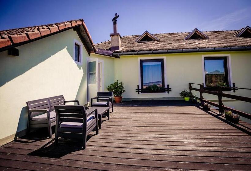 پانسیون Panorama Guesthouse