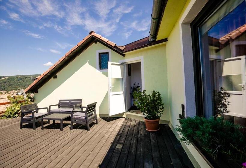 پانسیون Panorama Guesthouse