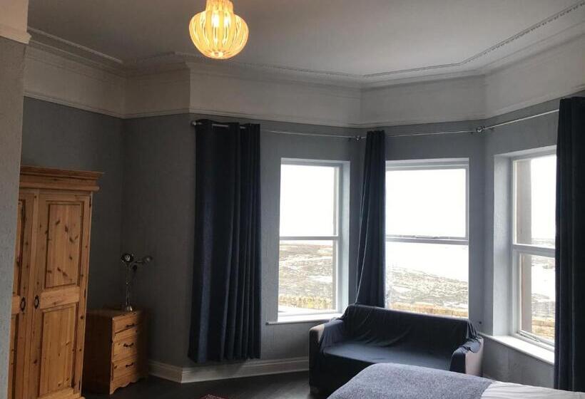 بنسيون Rolling Wave Guesthouse