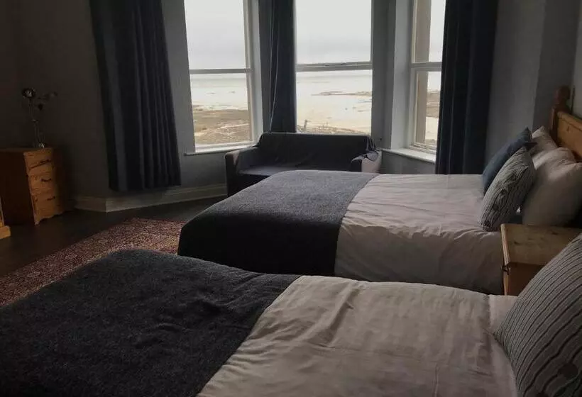 ペンション Rolling Wave Guesthouse