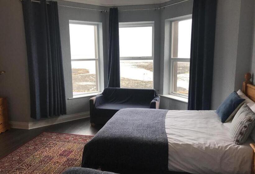 بنسيون Rolling Wave Guesthouse