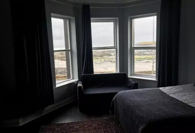 ペンション Rolling Wave Guesthouse