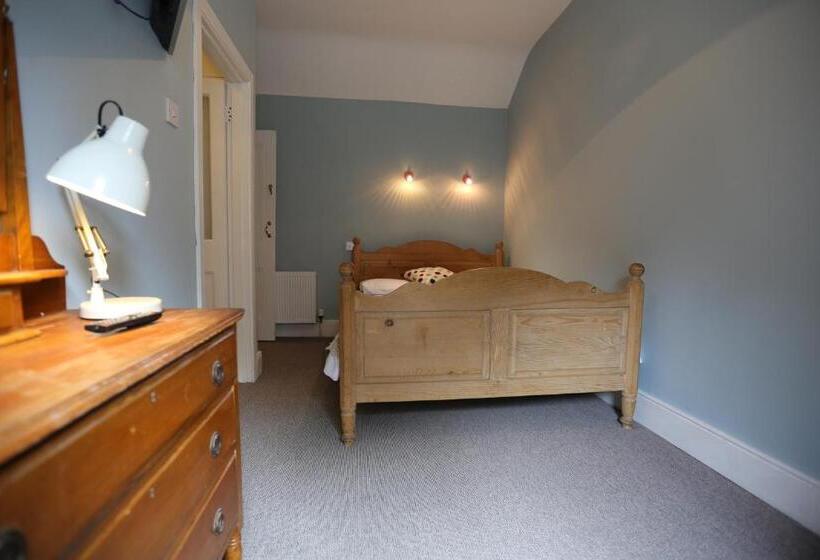 بنسيون Rolling Wave Guesthouse