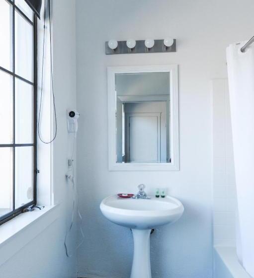 ユースホステル Atterdag Inn