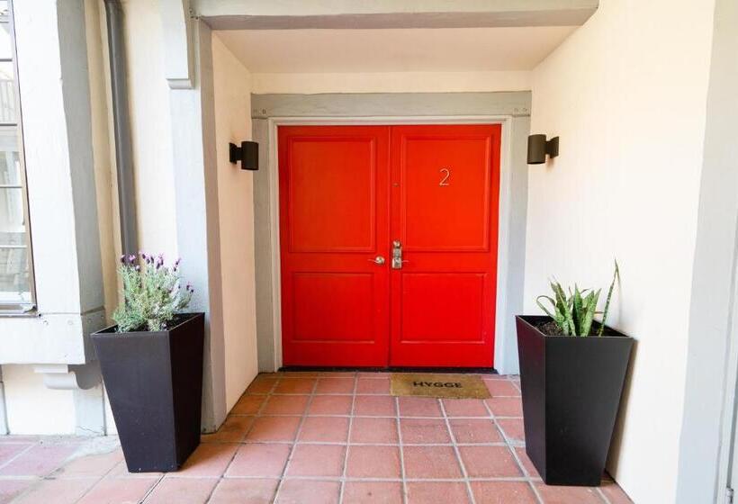 ユースホステル Atterdag Inn