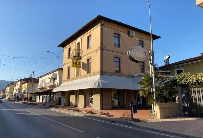 ペンション Al 182