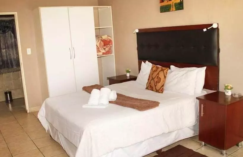 Majatalo Bubble Ball Guest House